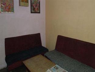 Hotel Sandeep Варанаси Екстериор снимка